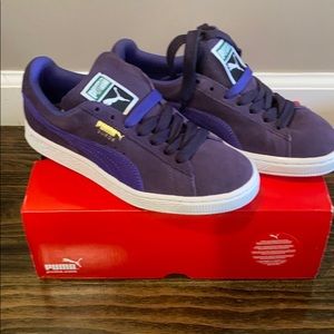 Brand new with tags! Suede puma sneakers!